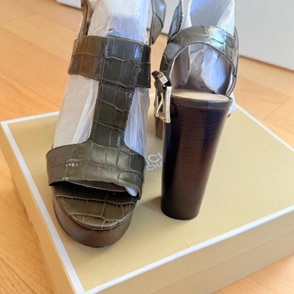 Michael Kors Becker T Strap Leather Platform Sandal - NBW - Picture 5 of 6